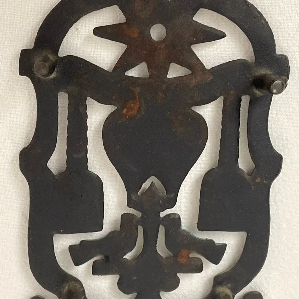 Vintage Cast Iron Trivet Hot Plate Painted Hanging Hearts Bluebirds & Star‎